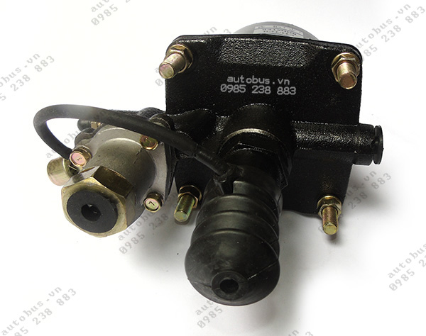 Bầu trợ lực côn xe TB82S